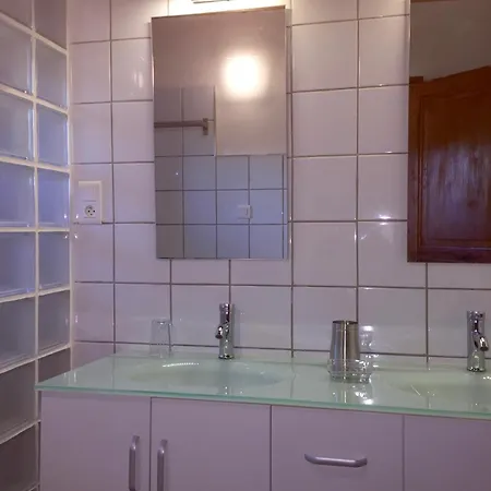 Les Magnans Апартаменты Gailhan